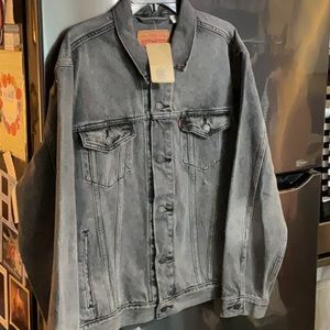 💥Final Inventory Levi’s Men’s Faded Black Denim Trucker Jacket Size XL NWT $98